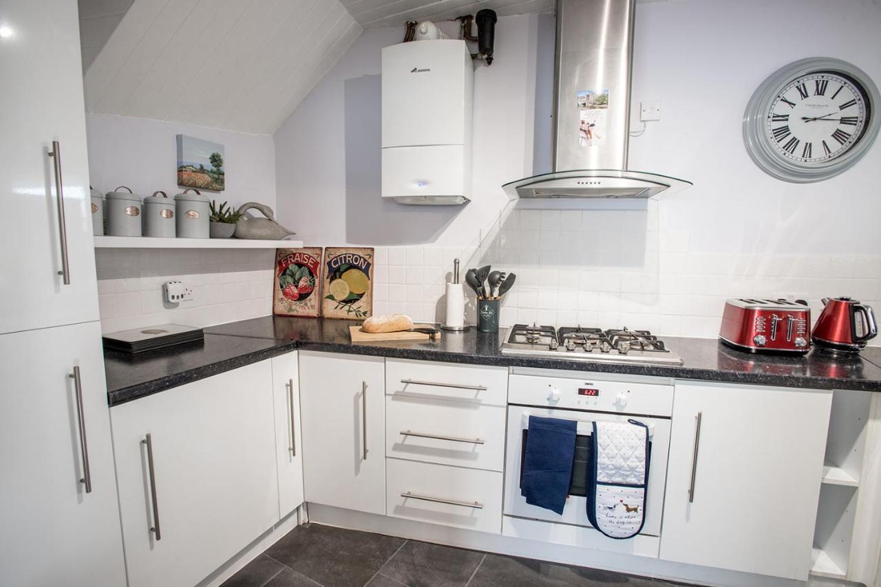Newly Renovated Old Bakery House In Bath, 3 Bedroom, Free Parking Buitenkant foto